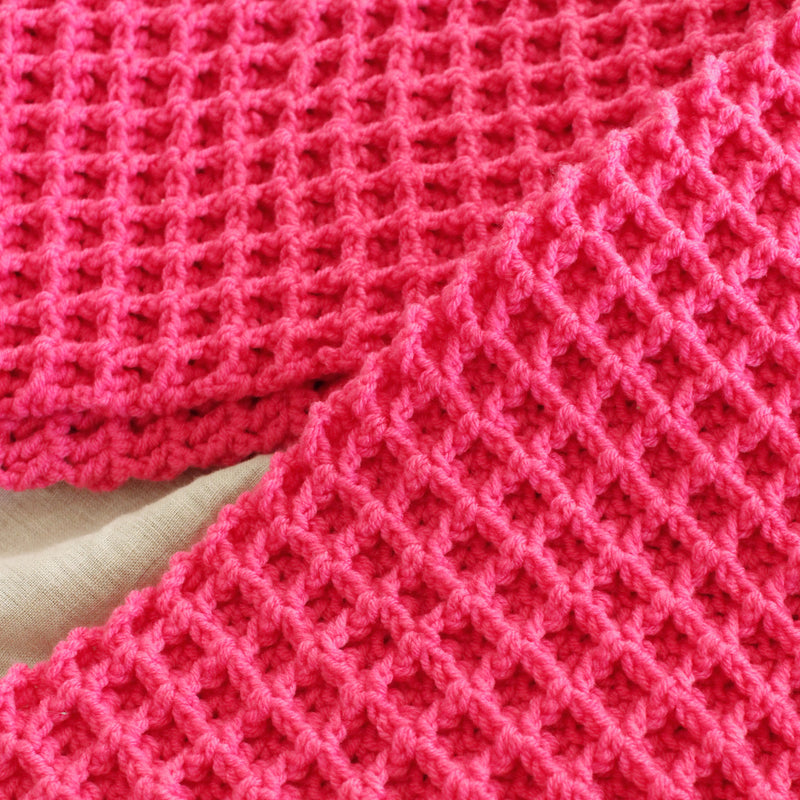 Écharpe au crochet WAFFLE en rose bonbon