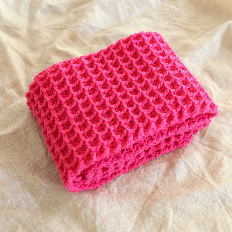 Écharpe au crochet WAFFLE en rose bonbon